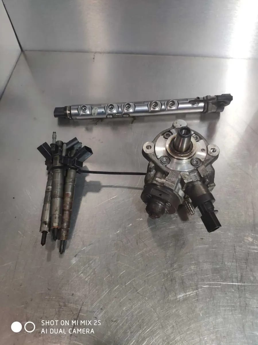 Imagen técnica de bomba inyectora o inyector diésel